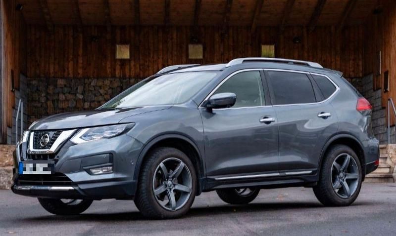 Grau Gebraucht 2018 Nissan X-Trail Tekna SUV | 18.700 € (Fairer Preis) - Bild 1/4