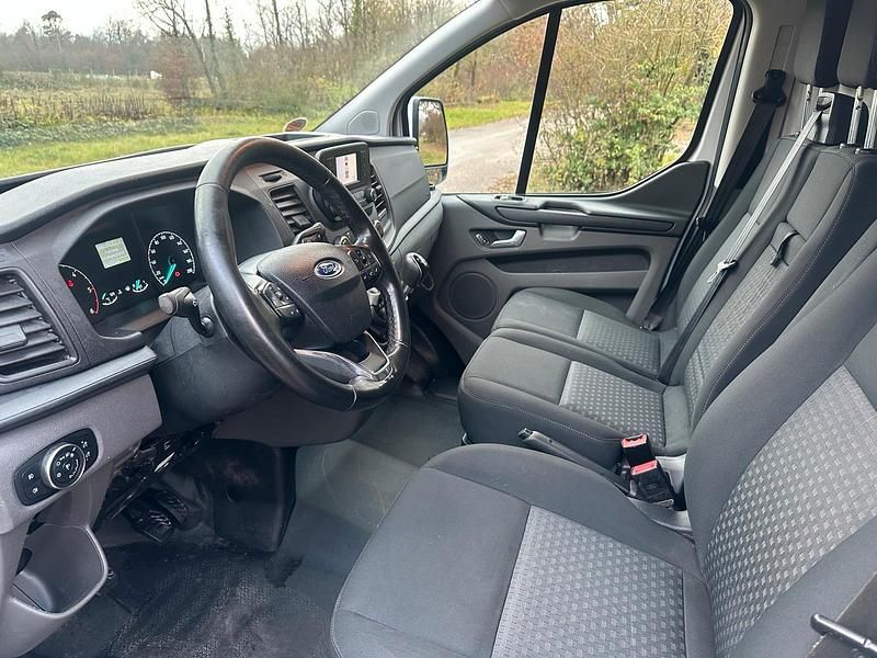 Gebraucht Ford Transit Custom 105 PS (77 kW) 2018 Weiß Van / Kleinbus