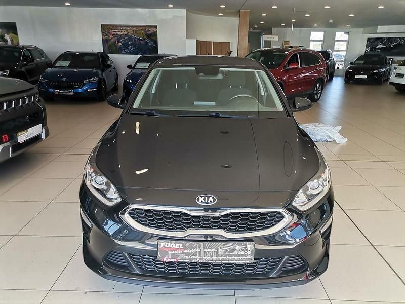Używany Kia Ceed Edition 7 99 KM (72 kW) 2020 Czarny Hatchback