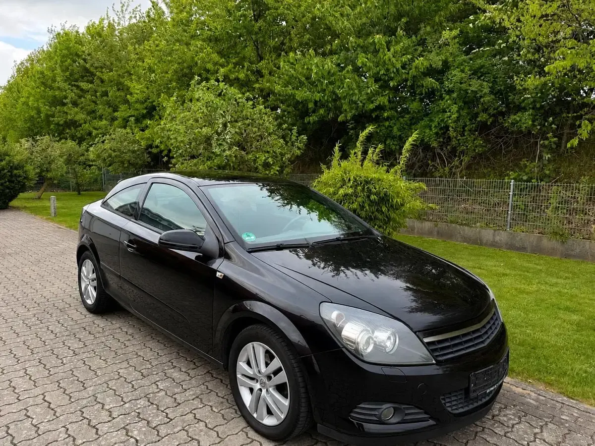 Gebraucht Opel Astra GTC 105 PS (77 kW) 2007 Schwarz Coupé