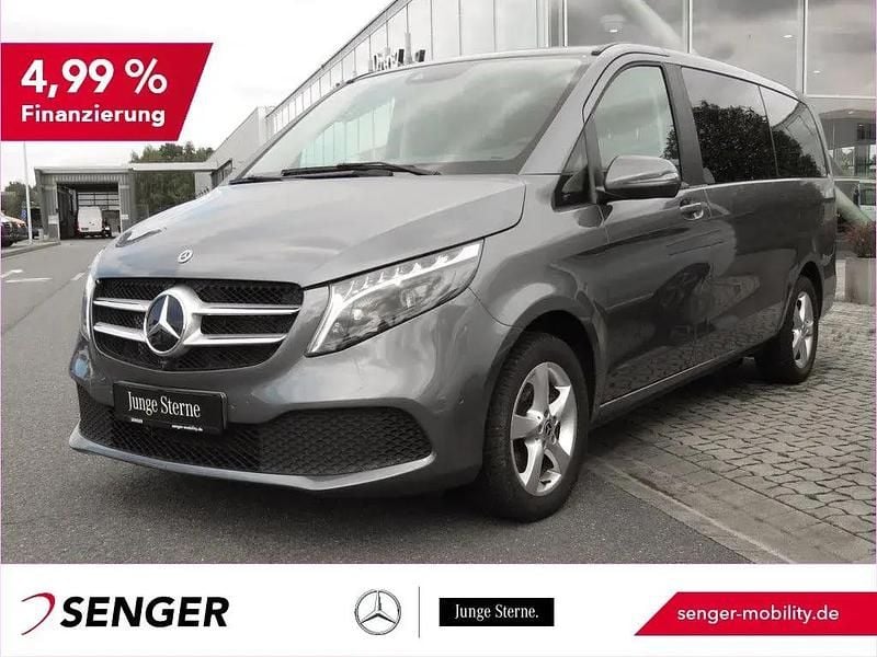 Grau Gebraucht 2023 Mercedes V250 Van / Kleinbus | 51.750 € (Guter Preis) - Bild 1/1