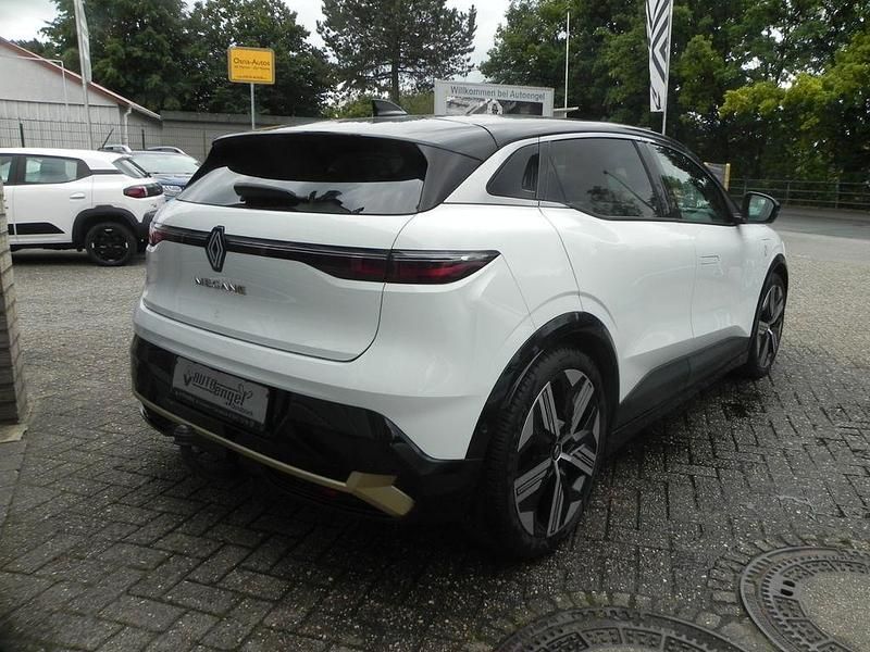 Gebraucht Renault Megane E-Tech Iconic 160 kW (218 PS) 2022 Weiß Limousine