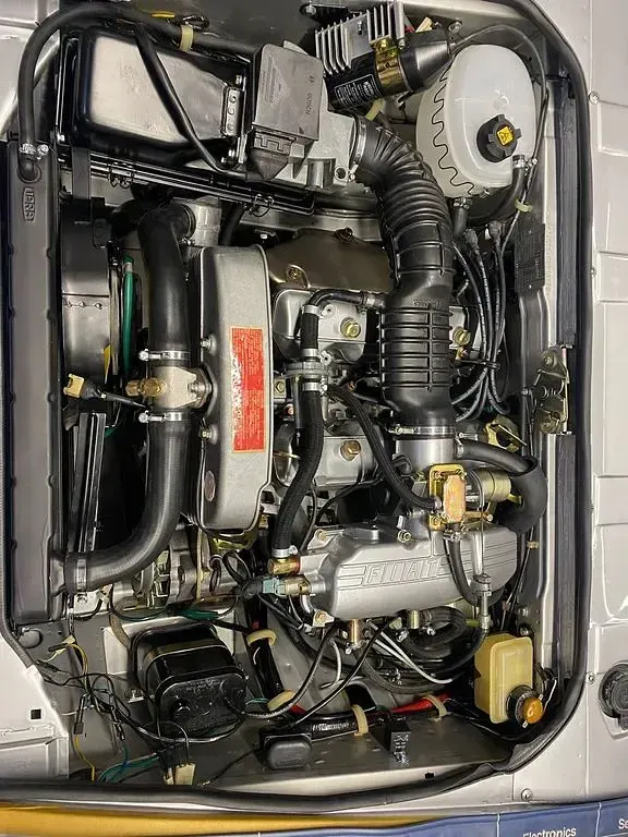 Gebraucht Fiat 124 Spider 105 PS (77 kW) 1986 Silber Cabrio
