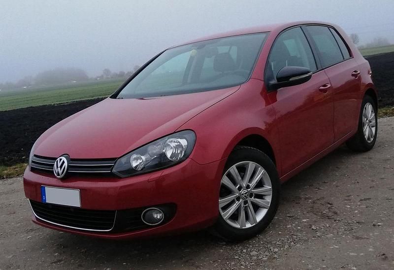 Rot Gebraucht 2011 VW Golf VI Style Kleinwagen | 6.499 € (Fairer Preis) - Bild 1/4
