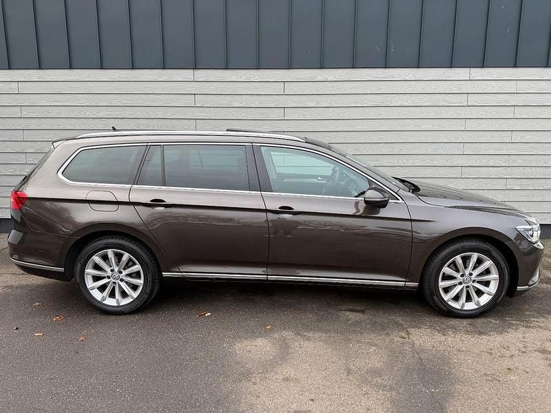 Gebraucht VW Passat Highline 150 PS (110 kW) 2016 Schwarz Kombi