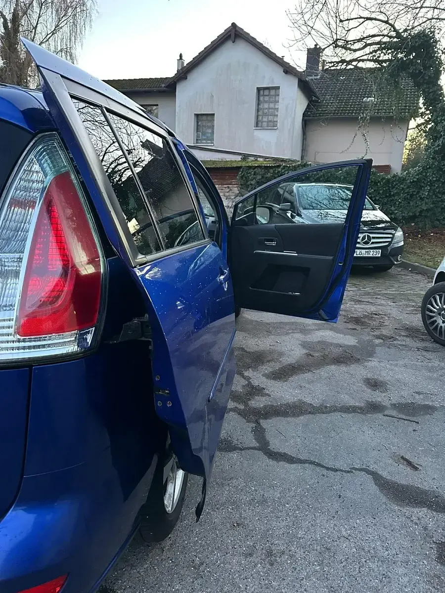 Gebraucht Mazda 5 145 PS (106 kW) 2008 Blau Van / Kleinbus