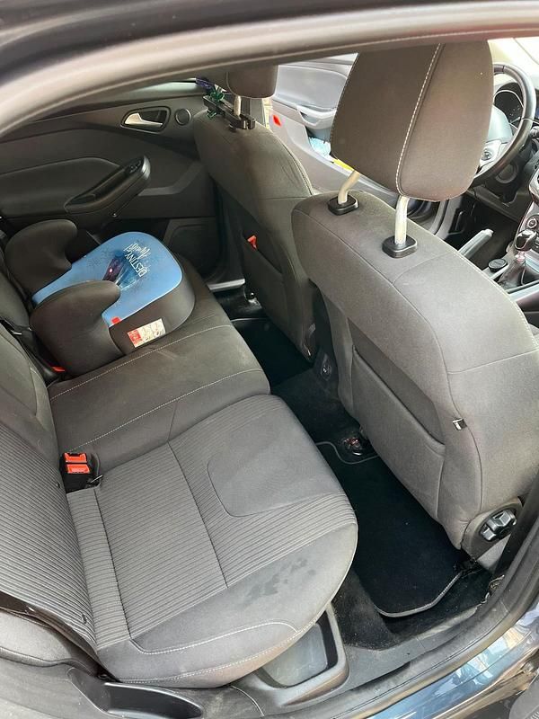 Gebraucht Ford Focus Titanium 120 PS (88 kW) 2014 Blau Limousine