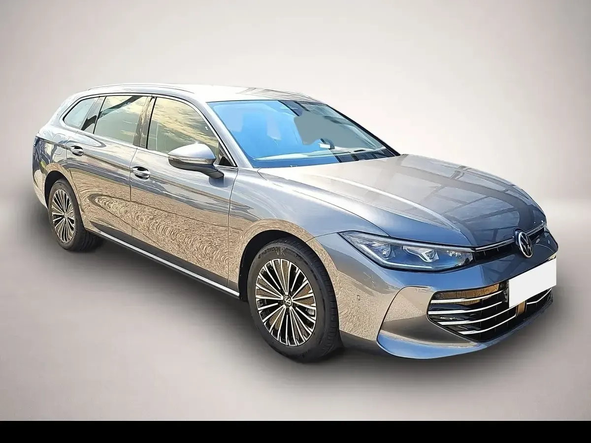 Gebraucht VW Passat Elegance 150 PS (110 kW) 2025 Kombi