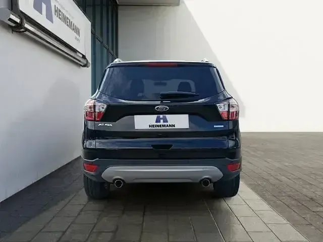 Używany Ford Kuga Trend 150 KM (110 kW) 2018 Czarny SUV