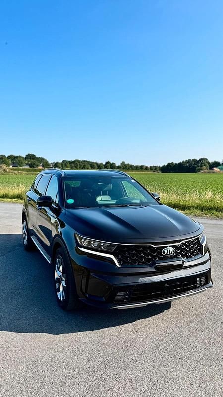 Braun Gebraucht 2021 Kia Sorento Platinum SUV | 32.500 € (Fairer Preis) - Bild 1/4