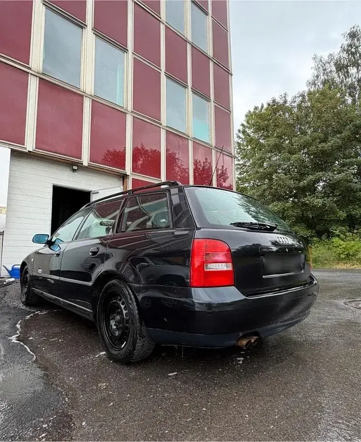 Gebraucht Audi A4 150 PS (110 kW) 2000 Schwarz Kombi