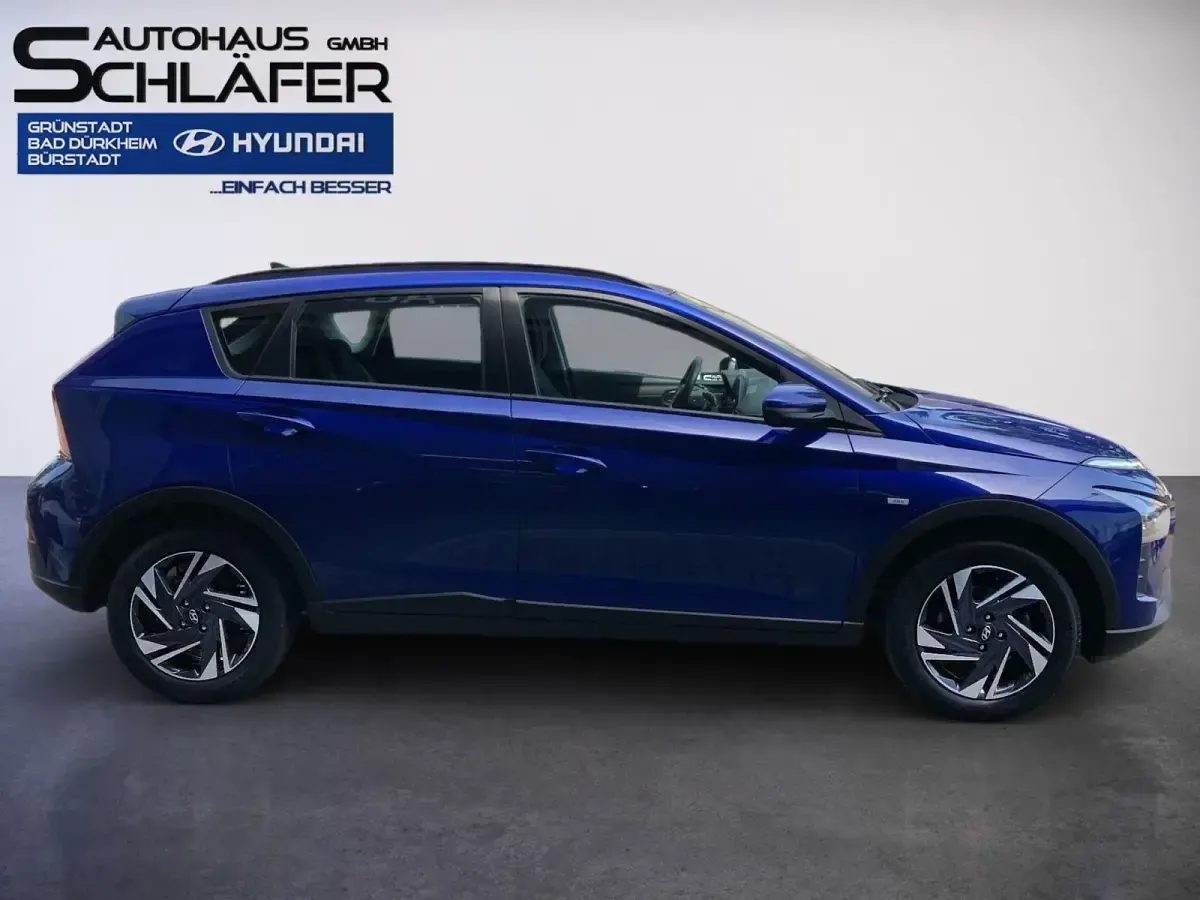 Gebraucht Hyundai Bayon Trend 101 PS (74 kW) 2023 Intense blue / mic SUV