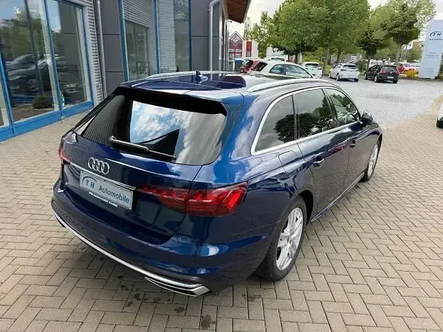 Gebraucht Audi A4 Advanced 150 PS (110 kW) 2019 Navarrablau Kombi