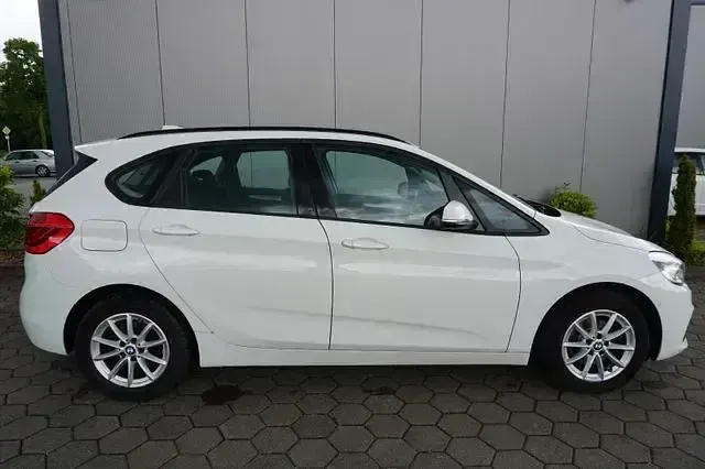 Gebraucht BMW 218 Active Tourer Advantage 150 PS (110 kW) 2018 Weiß Van / Kleinbus