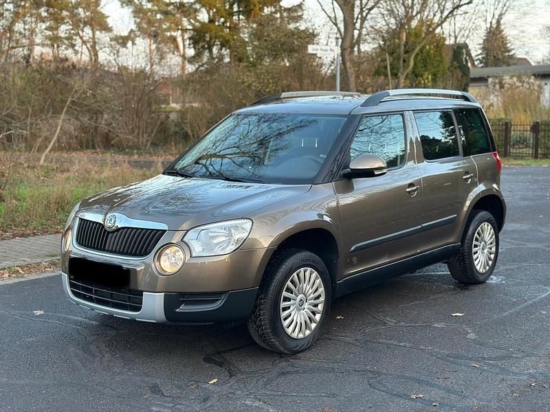 Braun Gebraucht 2011 Skoda Yeti SUV | 3.800 € (Superpreis) - Bild 1/4