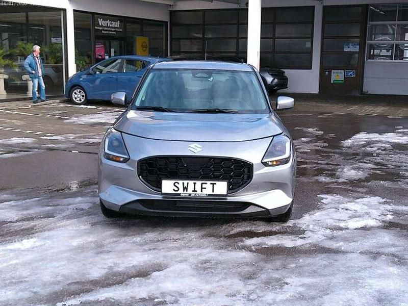 Neu Suzuki Swift Comfort 83 PS (61 kW) 2025 Premium silver Kleinwagen