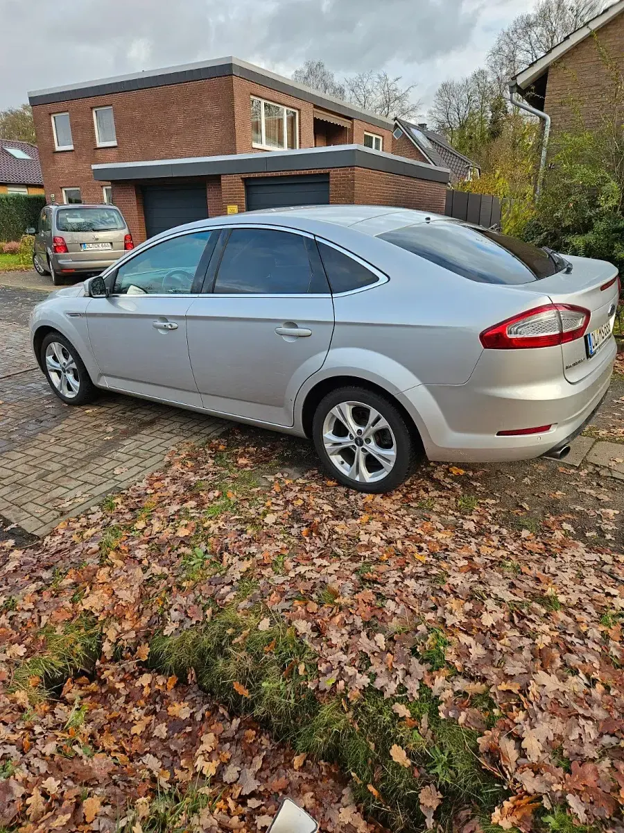 Używany Ford Mondeo Titanium 200 KM (147 kW) 2014 Srebrny Sedan/Limuzyna