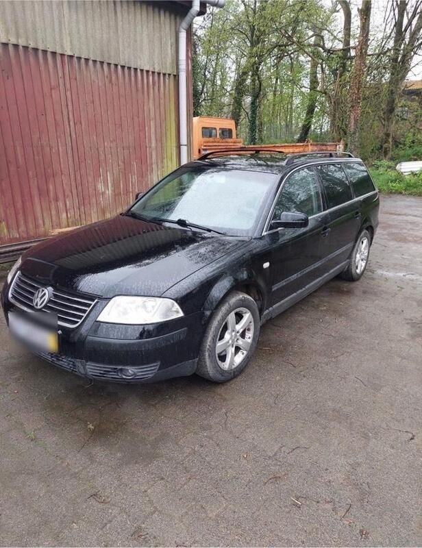 Schwarz Gebraucht 2001 VW Passat Kombi | 1.800 € (Fairer Preis) - Bild 1/4