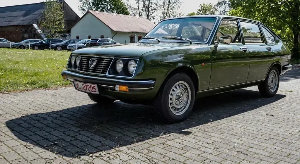 Gebraucht Lancia Beta 110 PS (80 kW) 1975 Grün Limousine