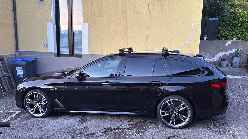 Schwarz Gebraucht 2019 BMW M550 Limousine | 46.500 € (Teuer) - Bild 1/4