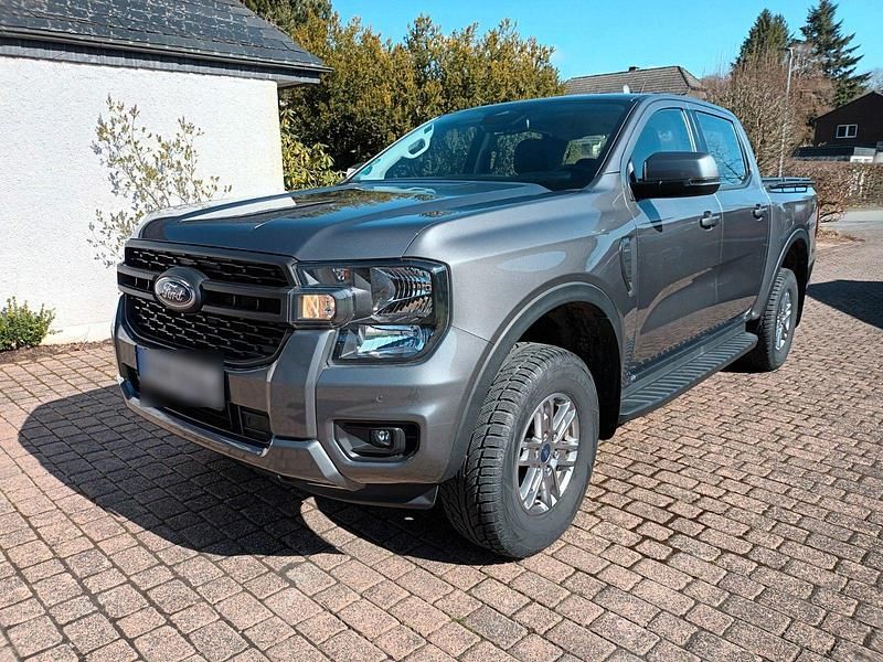 Gebraucht Ford Ranger XLT 170 PS (125 kW) 2023 Grau Pickup