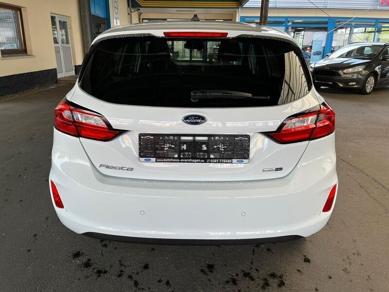 Gebraucht Ford Fiesta Titanium 125 PS (91 kW) 2022 Weiß Kleinwagen