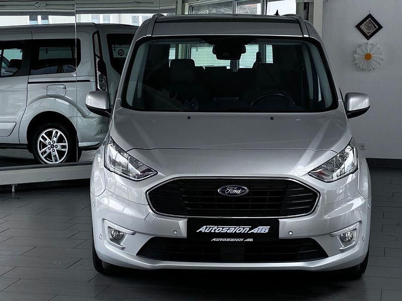 Gebraucht Ford Grand Tourneo Connect Titanium 120 PS (88 kW) 2019 Silber Van / Kleinbus