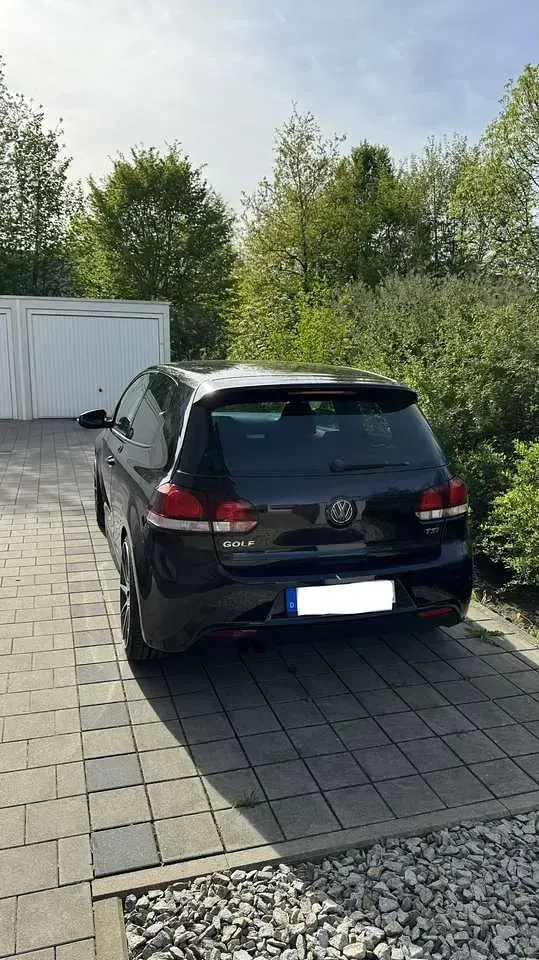 Gebraucht VW Golf VI Highline 122 PS (89 kW) 2011 Schwarz Kleinwagen