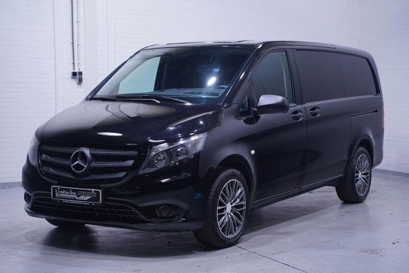 Schwarz Gebraucht 2015 Mercedes Vito Van / Kleinbus | 11.781 € - Bild 1/4