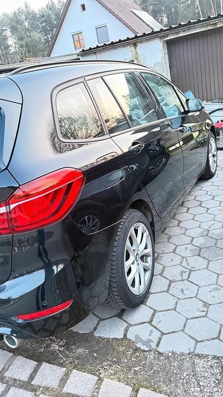 Gebraucht BMW 220 Gran Tourer 190 PS (139 kW) 2019 Schwarz Van / Kleinbus