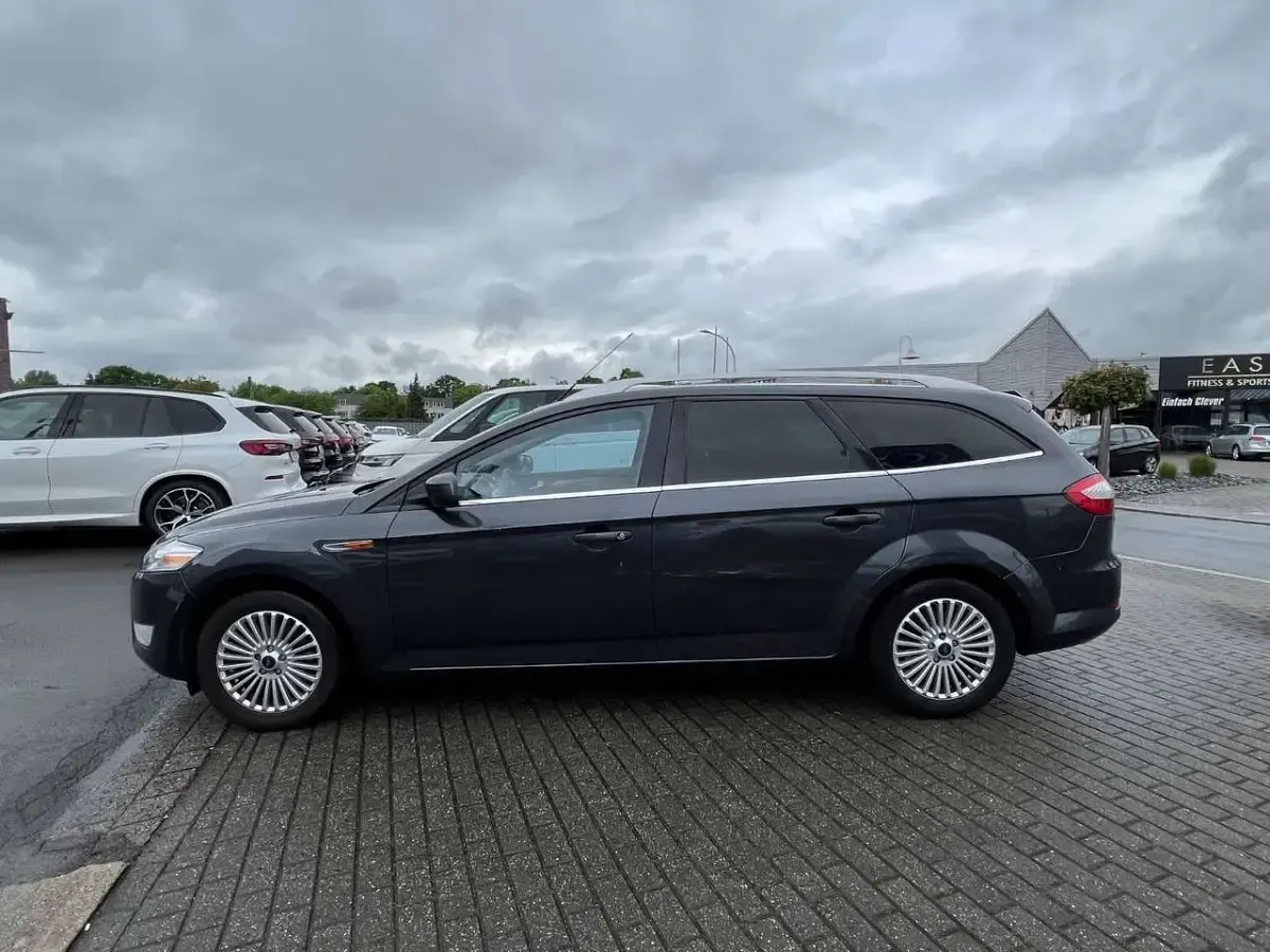 Używany Ford Mondeo Titanium 145 KM (106 kW) 2010 Szary Kombi