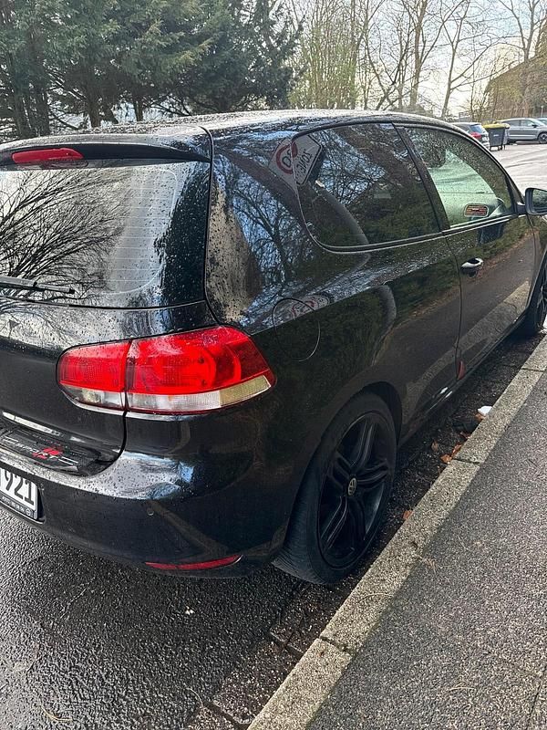 Gebraucht VW Golf VI 105 PS (77 kW) 2009 Schwarz Kleinwagen