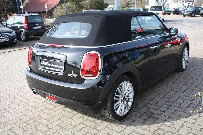 Gebraucht Mini Cooper Cabriolet 136 PS (100 kW) 2020 Midnight black metallic Cabrio