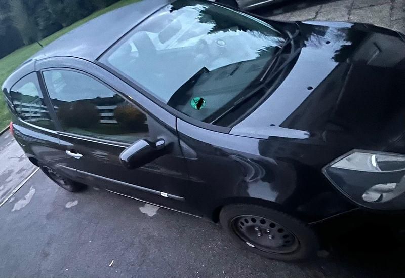 Gebraucht Renault Clio II Dynamique 88 PS (64 kW) 2007 Schwarz Limousine