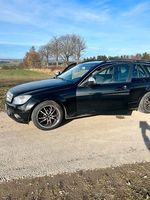 Gebraucht Mercedes C180 156 PS (114 kW) 2007 Schwarz Kombi