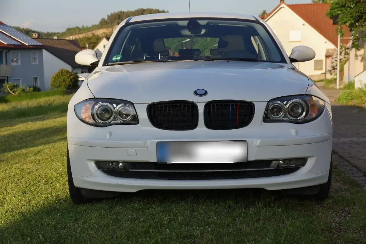 Gebraucht BMW 116 122 PS (89 kW) 2009 Weiß Kleinwagen