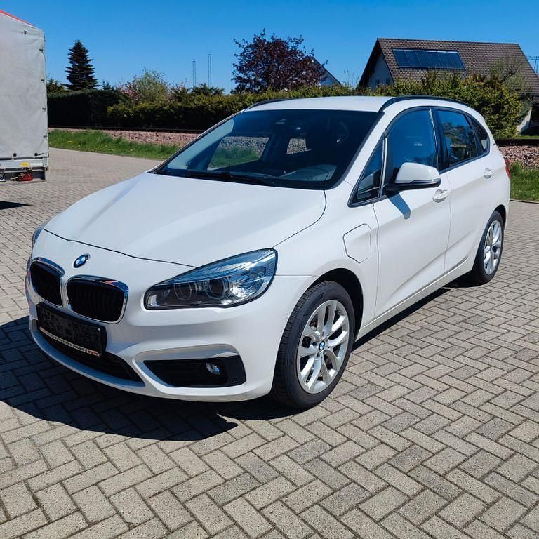 Gebraucht BMW 225 Advantage 136 PS (100 kW) 2016 Weiß Limousine
