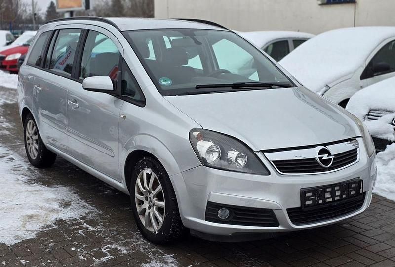 Silber Gebraucht 2007 Opel Zafira Catch Me Van / Kleinbus | 4.490 € (Teuer) - Bild 1/4