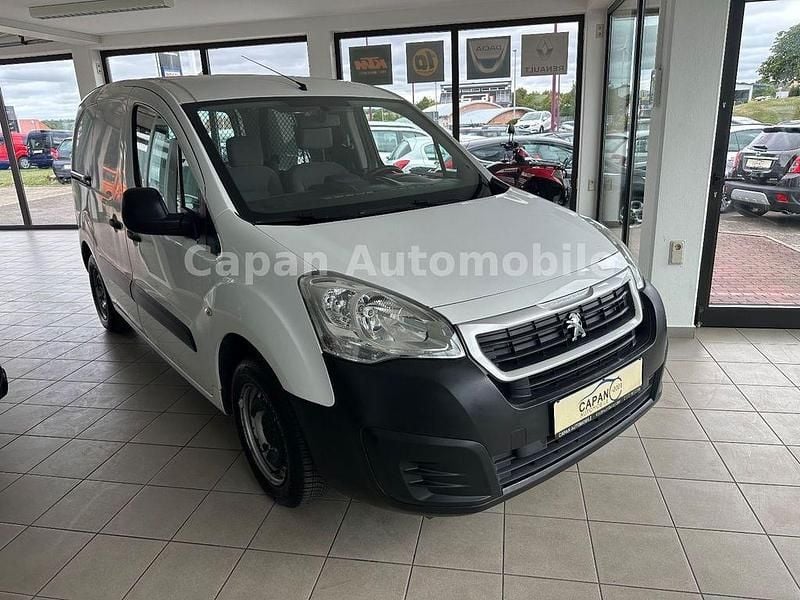 Weiß Gebraucht 2016 Peugeot Partner Comfort plus Van / Kleinbus | 7.250 € (Superpreis) - Bild 1/4