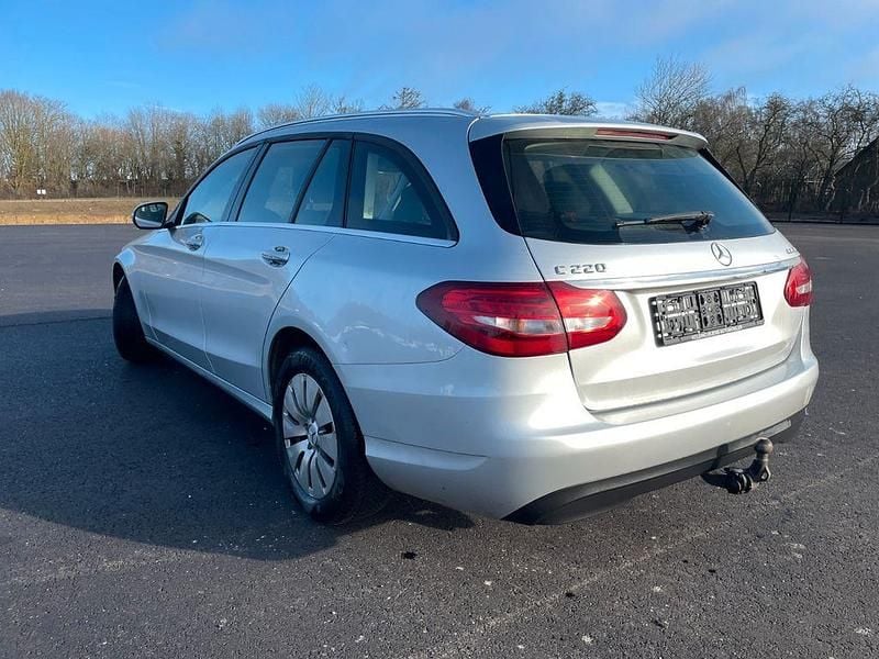 Gebraucht Mercedes C220 170 PS (125 kW) 2015 Silber Limousine
