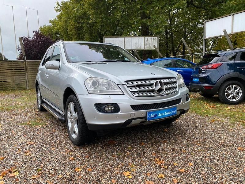 Gebraucht Mercedes ML320 224 PS (164 kW) 2007 Silber SUV
