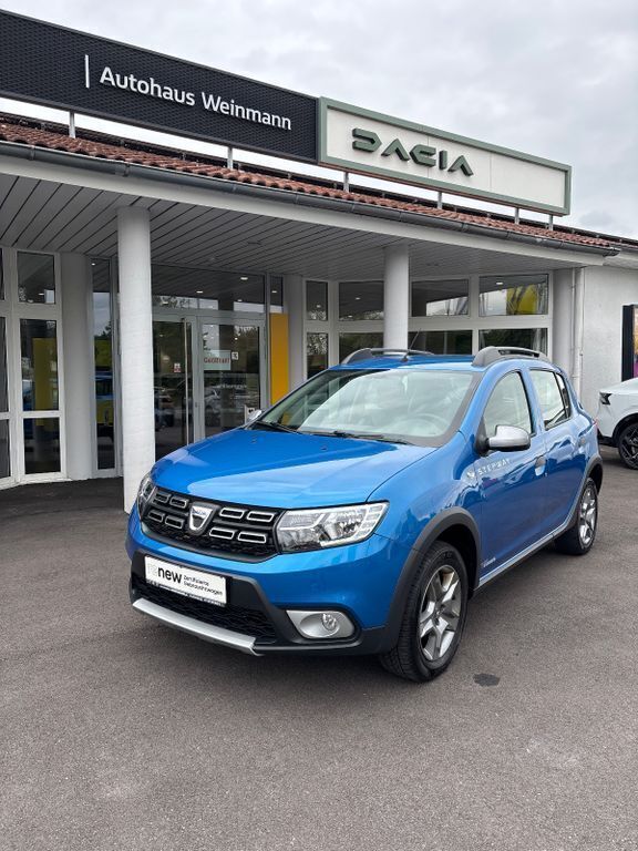 Blau Gebraucht 2020 Dacia Sandero Anniversary Kleinwagen | 12.890 € (Fairer Preis) - Bild 1/4
