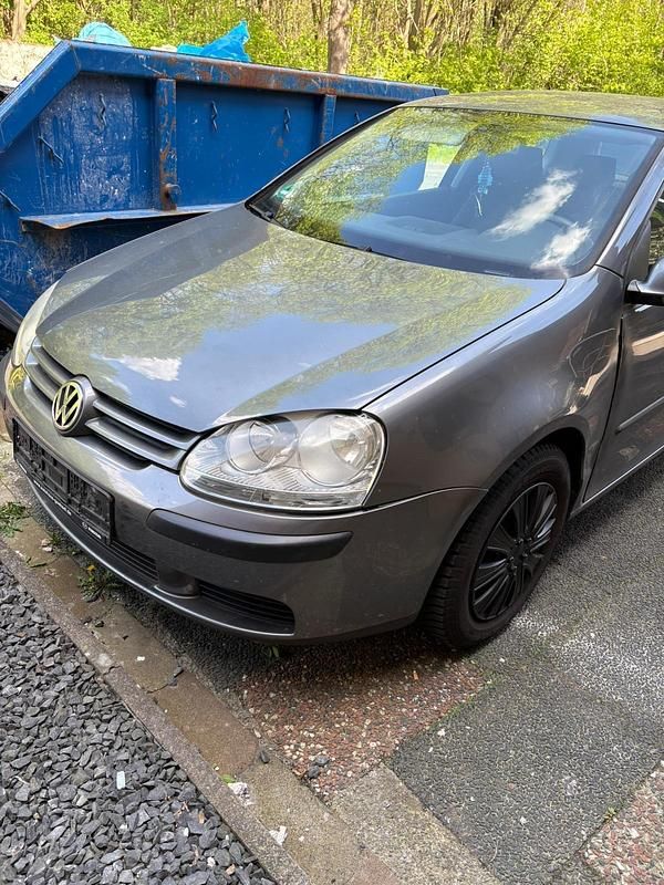 Second-hand VW Golf 80 CP (58 kW) 2004 Coupe