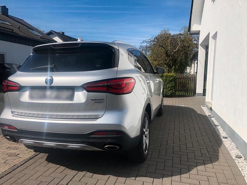 Second-hand MG EHS 258 CP (189 kW) 2022 Argintiu SUV