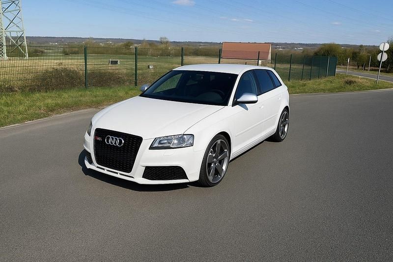 Weiß Gebraucht 2012 Audi RS3 Kleinwagen | 28.900 € (Etwas zu teuer) - Bild 1/4