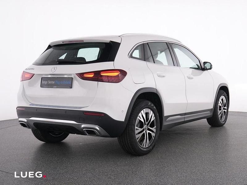 Gebraucht Mercedes GLA250 Progressive 218 PS (160 kW) 2024 Weiß SUV