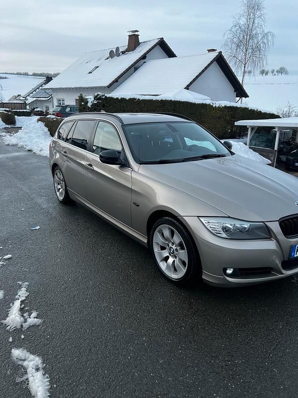 Gebraucht BMW 325 204 PS (150 kW) 2011 Beige Kombi