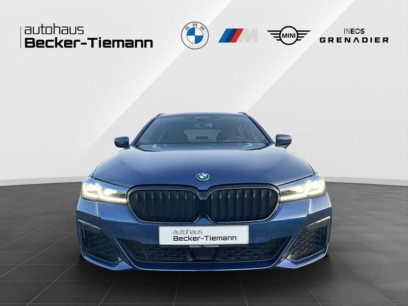 Gebraucht BMW 530e Performance 292 PS (214 kW) 2022 Phytonicblau Kombi