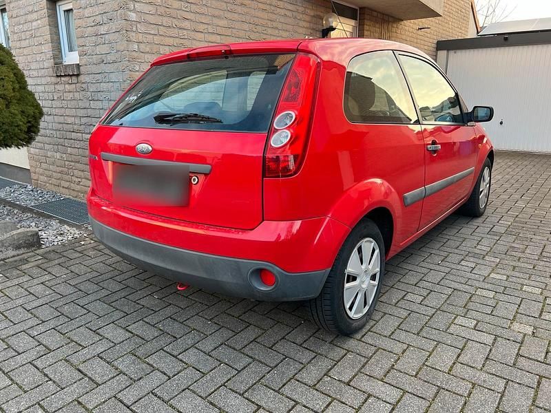 Gebraucht Ford Fiesta 60 PS (44 kW) 2006 Rot Kleinwagen