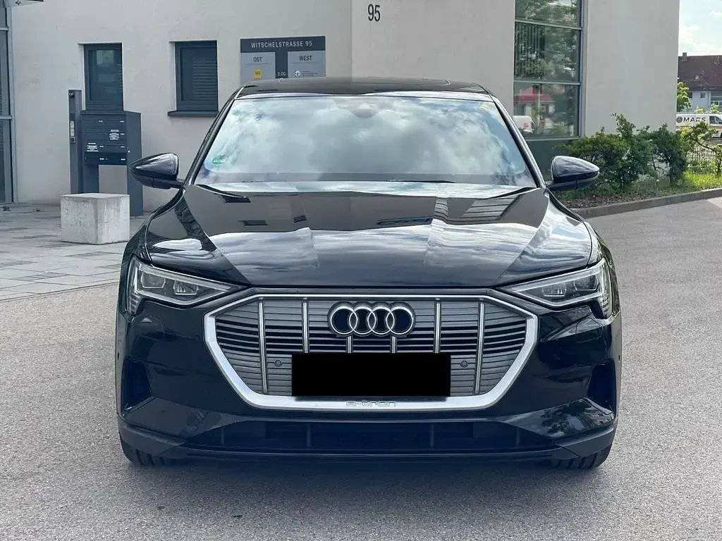 Second-hand Audi e-tron Ambiente 230 kW (313 CP) 2021 Negru SUV